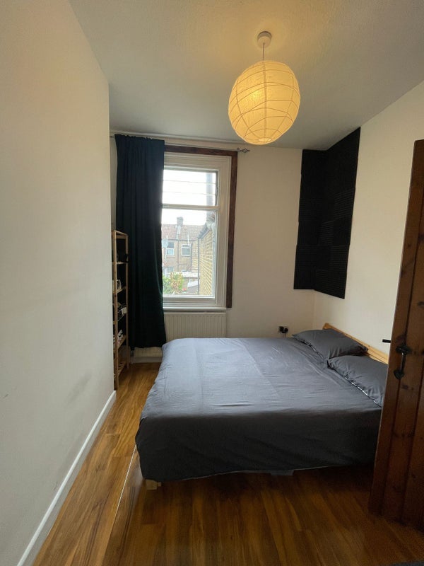 Room Eleanor Road in Greater London