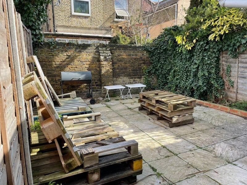Room Eleanor Road in Greater London