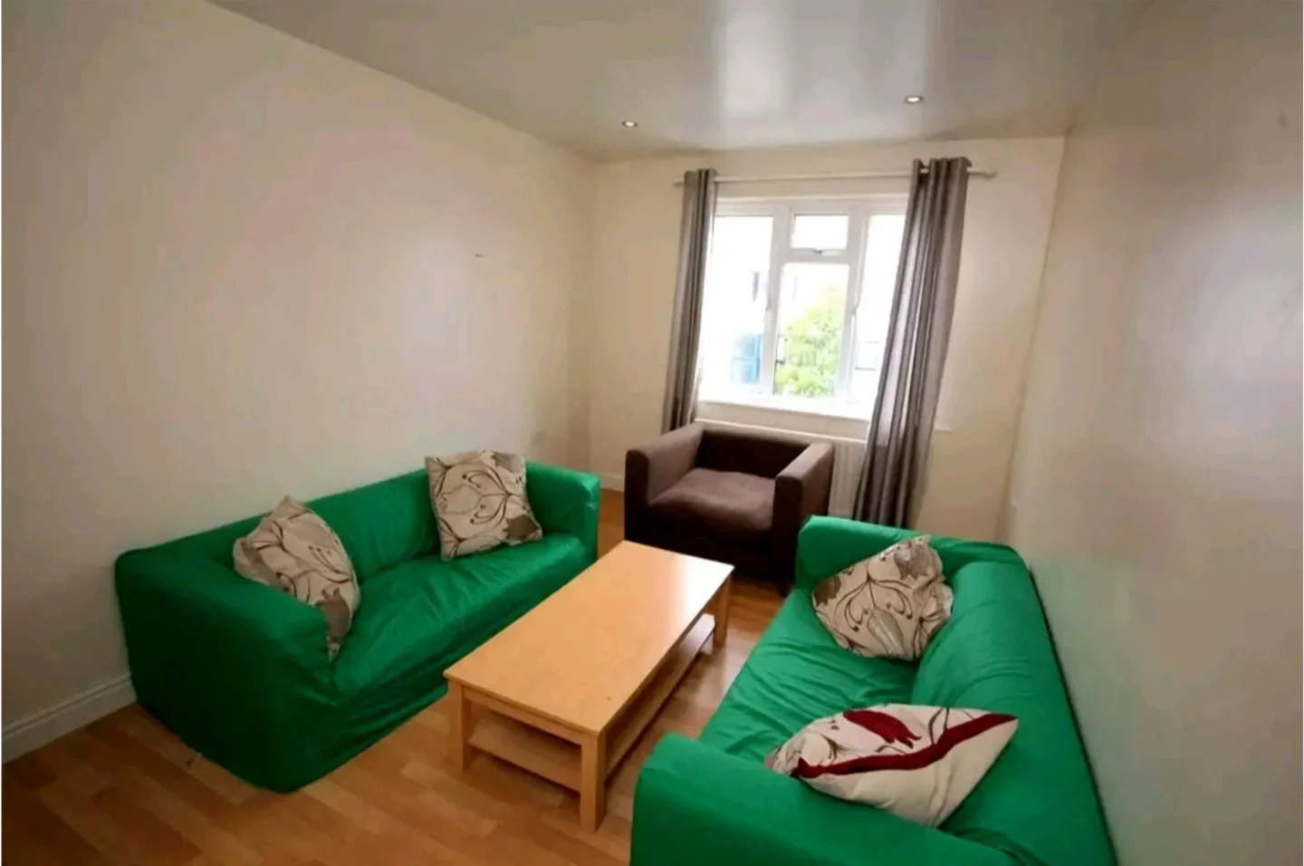 Room Chiltern Drive in Greater London