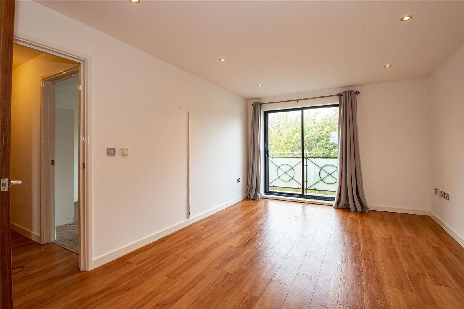 Flat Tickford Street in Milton Keynes