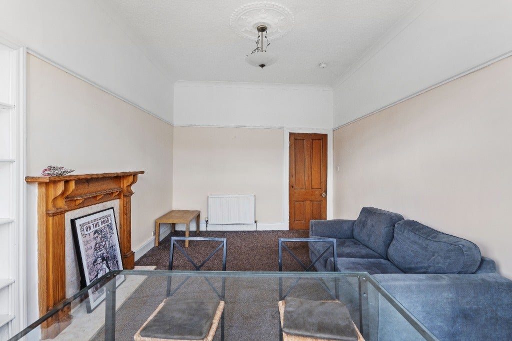 Flat Dudley Drive in Glasgow