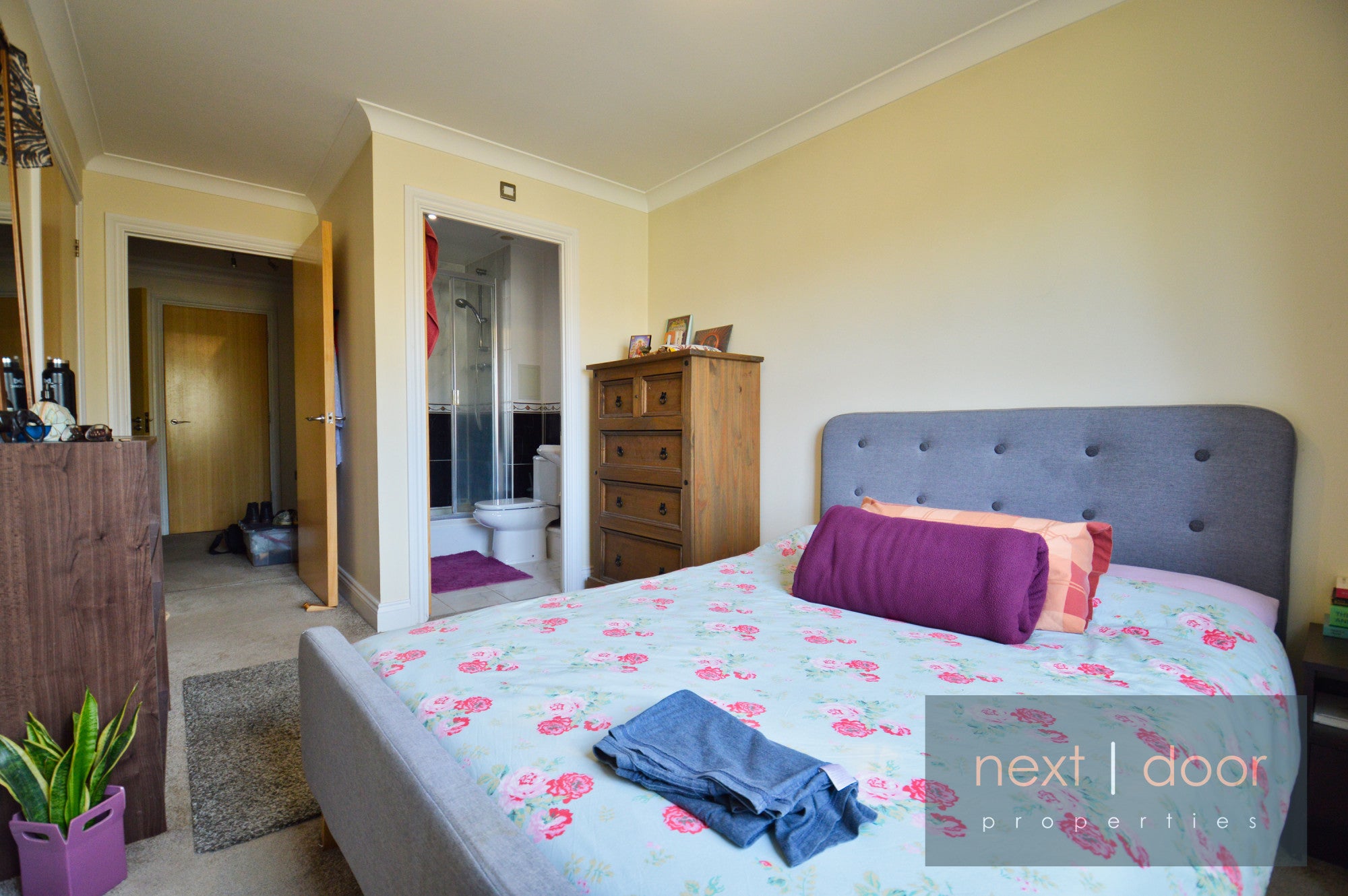 Flat Lordship Lane in Greater London