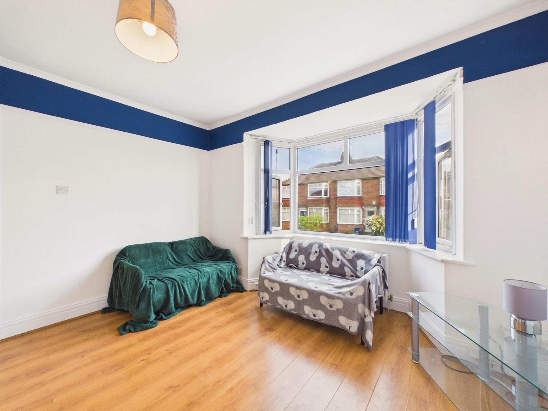Flat Angerton Gardens in Newcastle upon Tyne