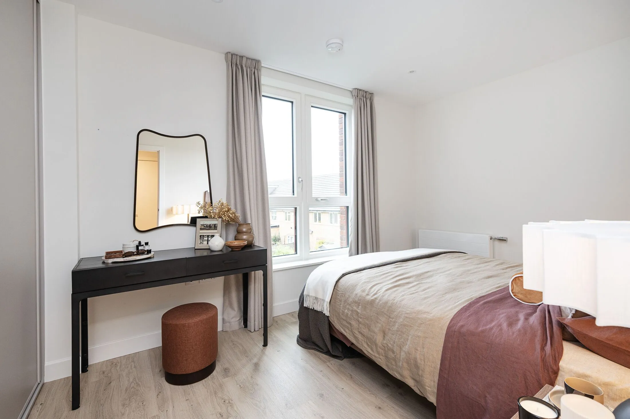 Flat Clements Road in Greater London