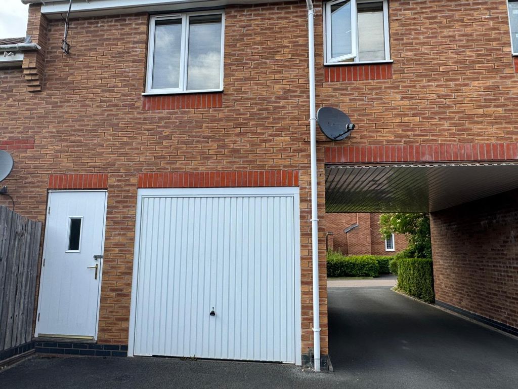 Flat Finchale Avenue in Priorslee Village