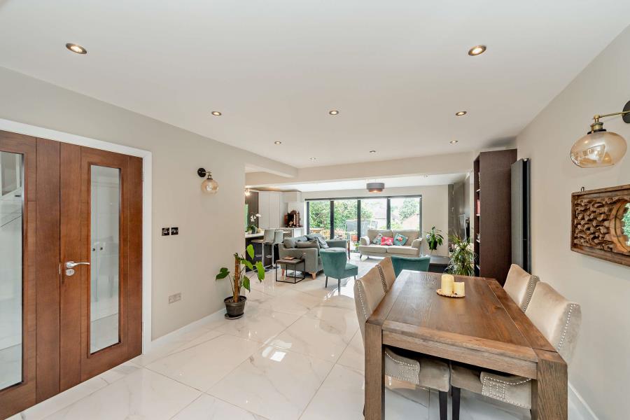 House Northwood Way in Greater London