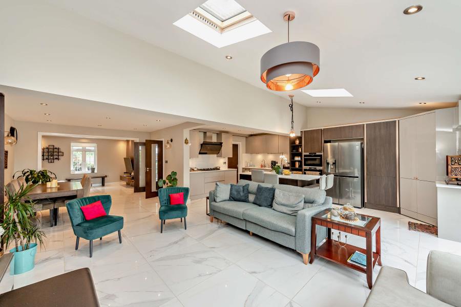 House Northwood Way in Greater London