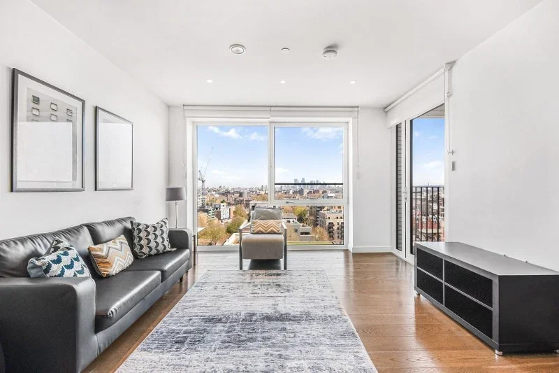 Flat Sayer Street in Greater London