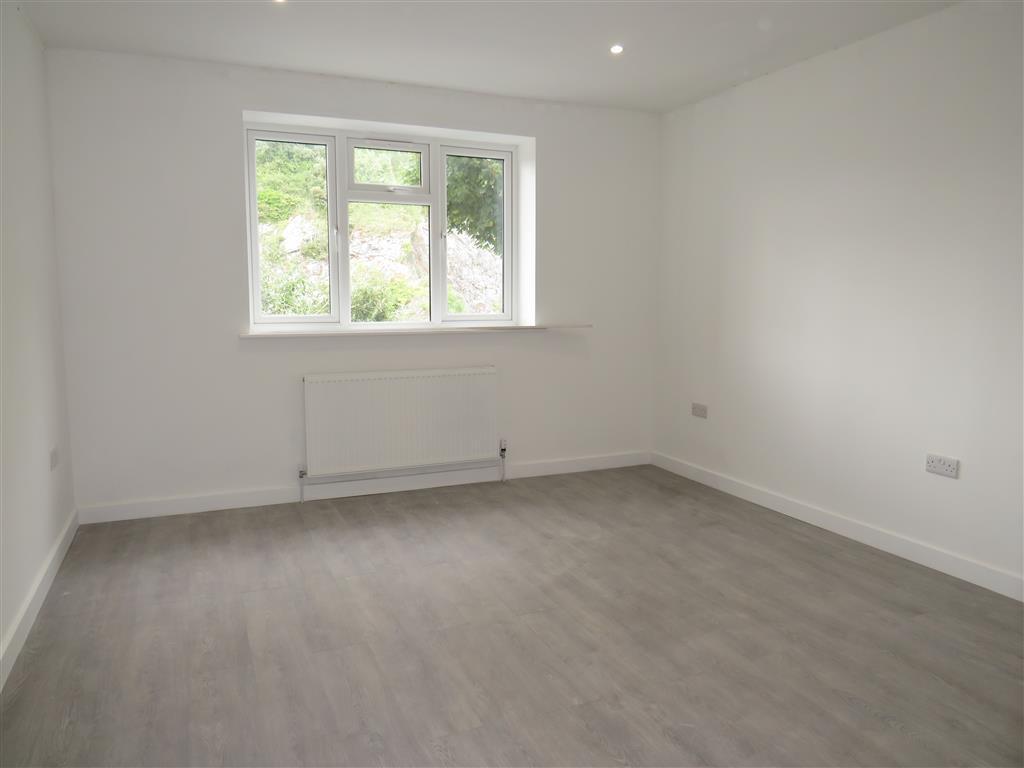 Flat Rowley Road in Torquay
