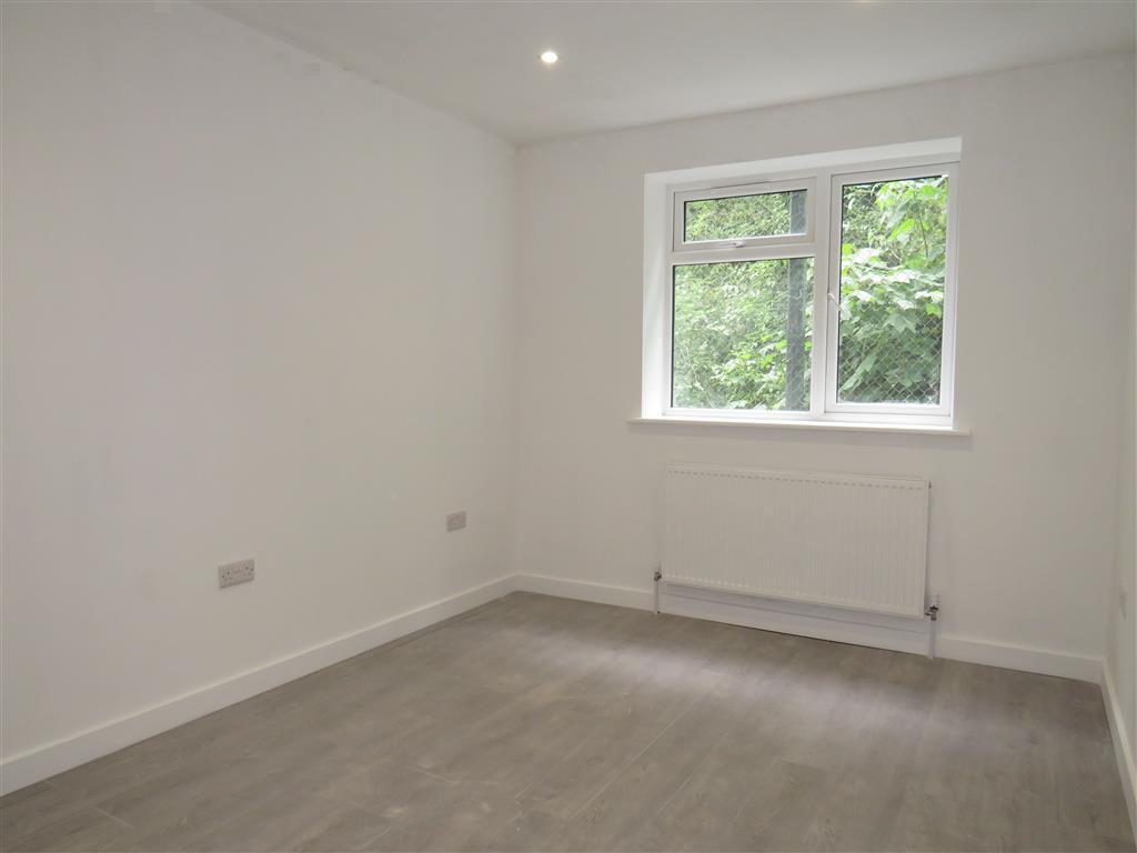 Flat Rowley Road in Torquay