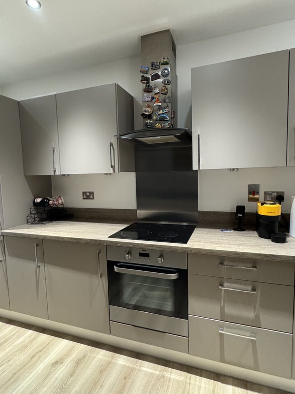 Room Cording Street in Greater London