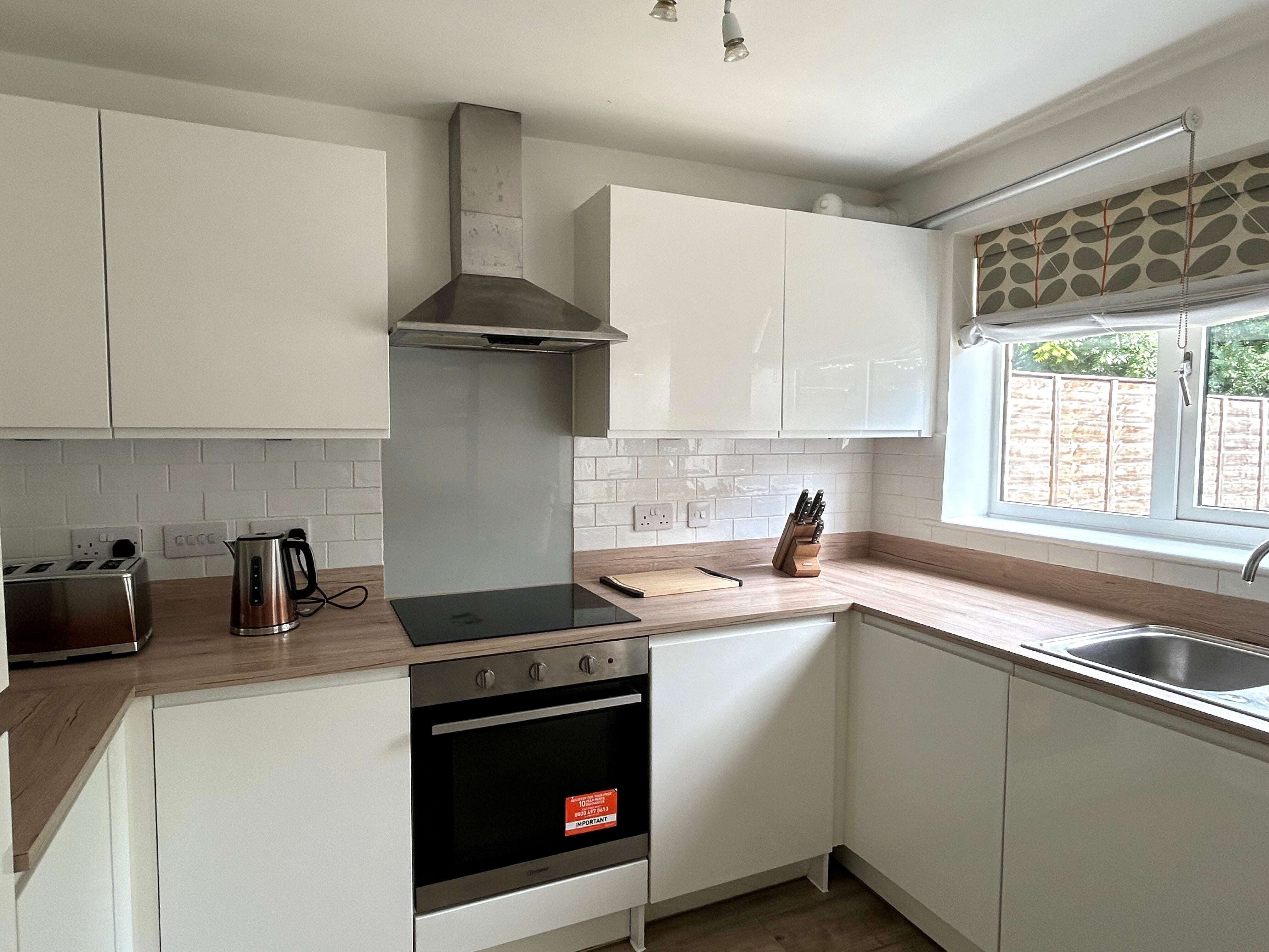 Room Mottram Road in Gravesham