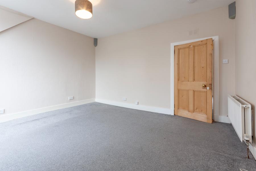 Flat Rosemount Place in Aberdeen City