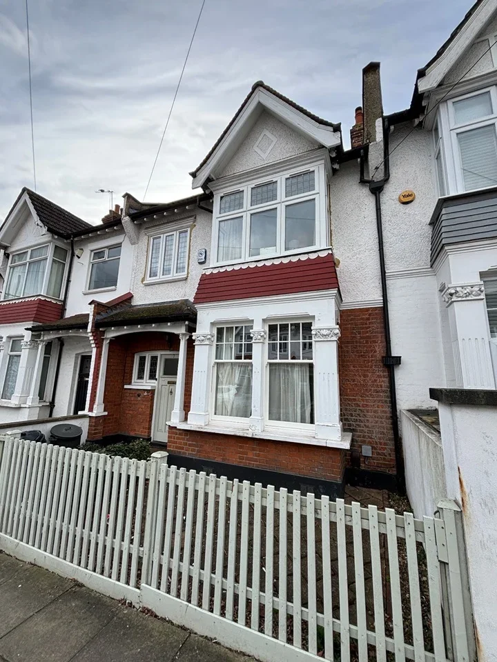 House Fircroft Road in Greater London