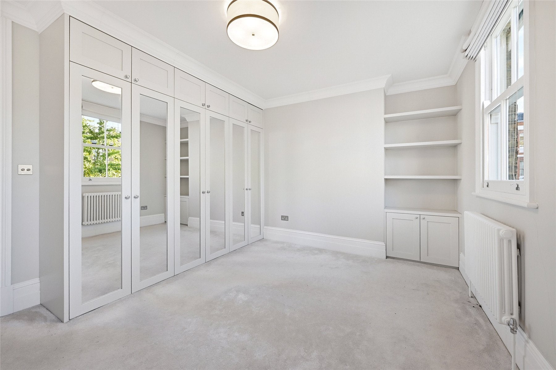 Flat Cheyne Row in Greater London