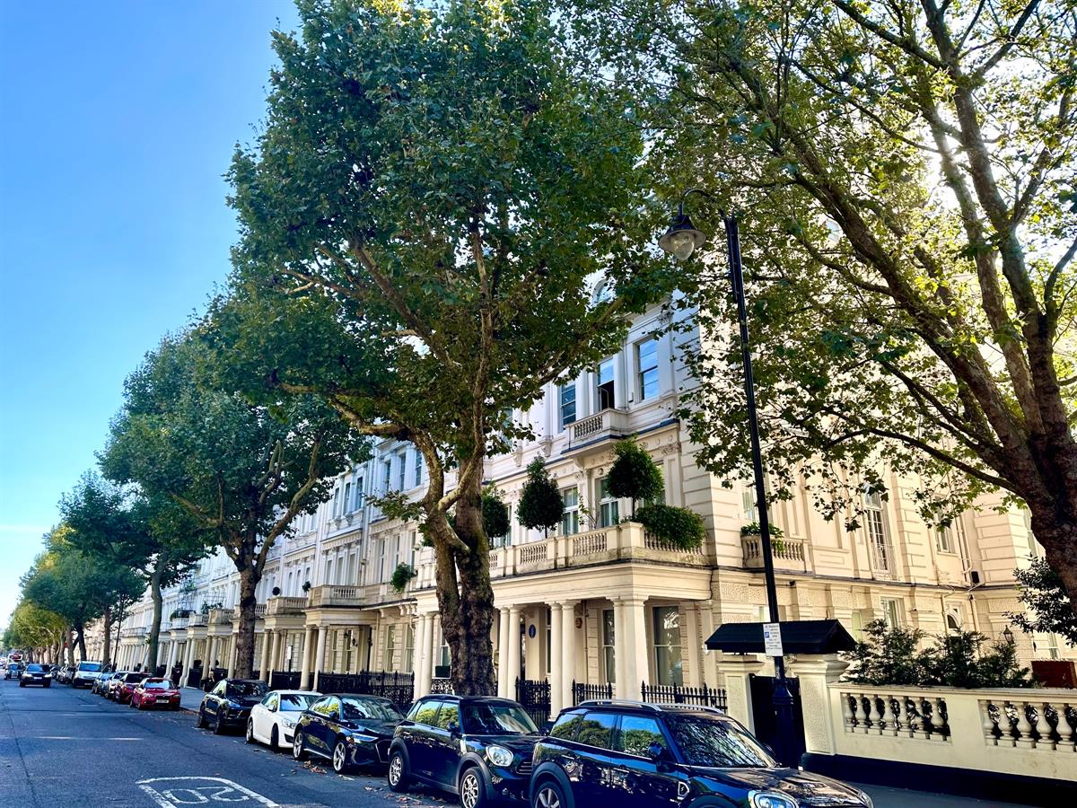 Flat Old Brompton Road in Greater London