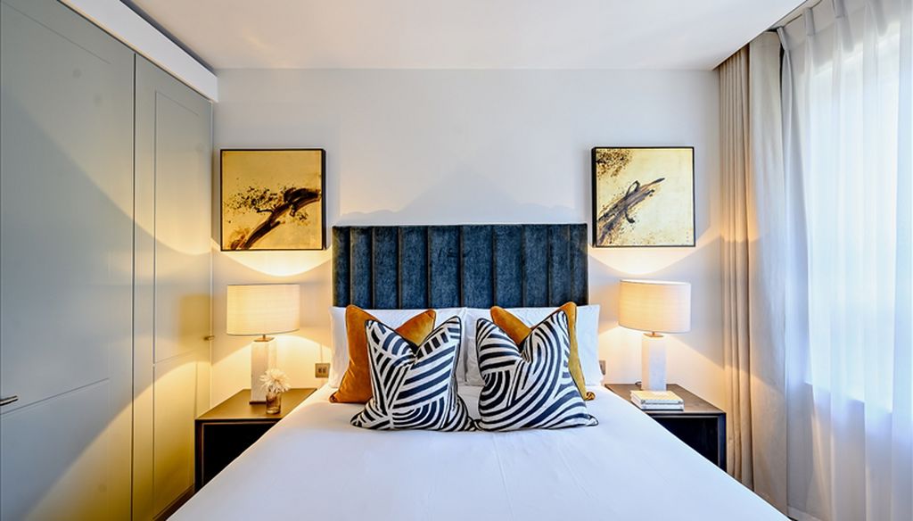 Flat Cawdor Crescent in Greater London