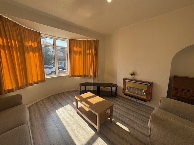 House Springway Close in Leicester