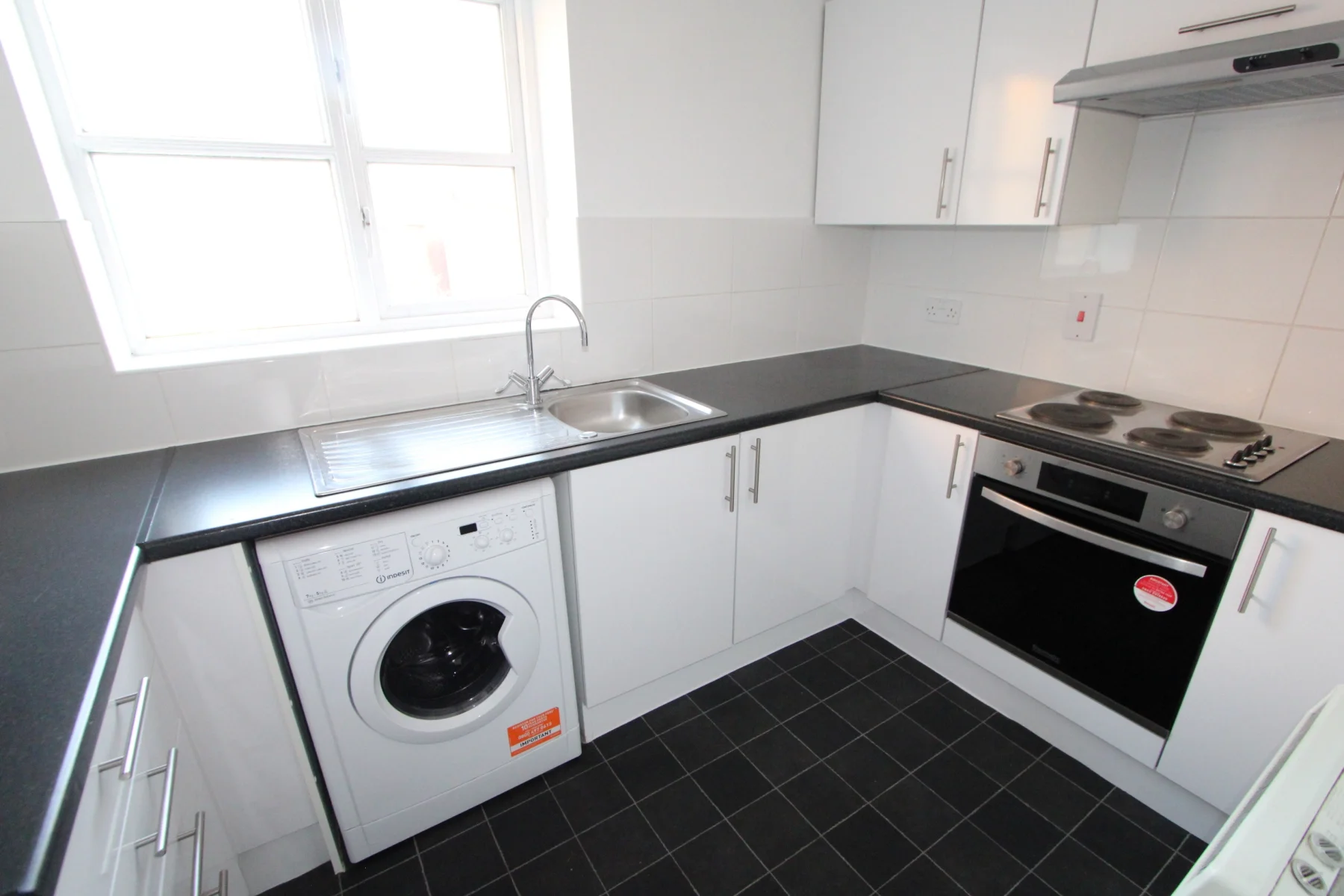 Flat Princess Alice Way in Greater London