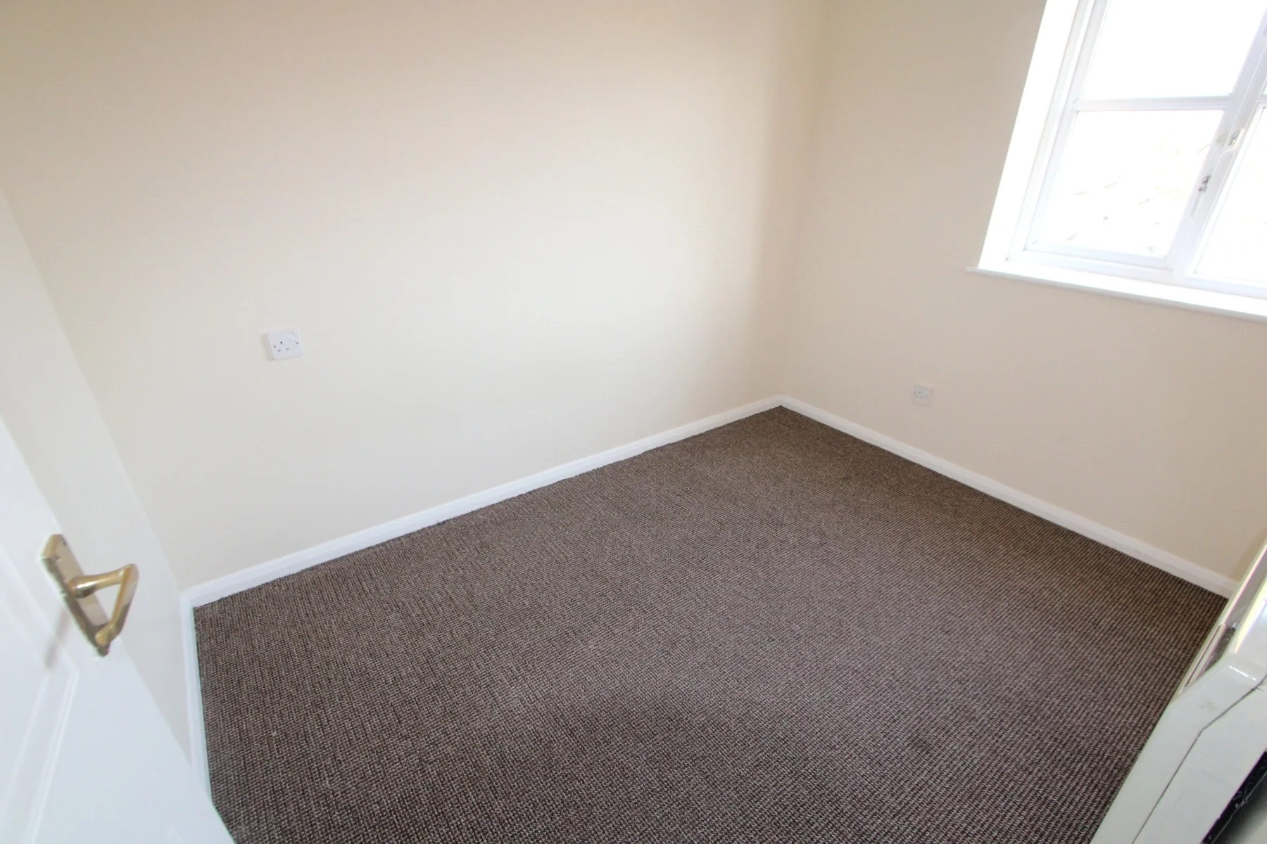 Flat Princess Alice Way in Greater London