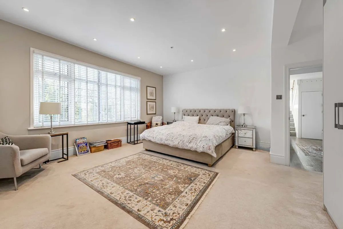 House The Grove in Greater London