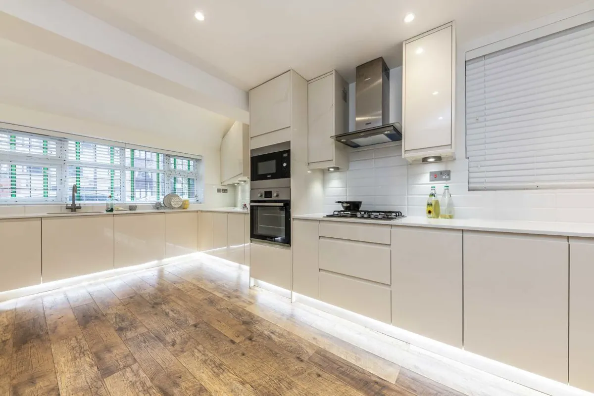 House The Grove in Greater London