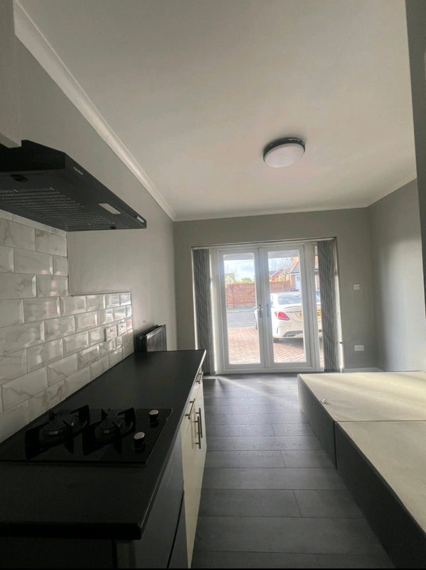Room Beale Close in Blackburn