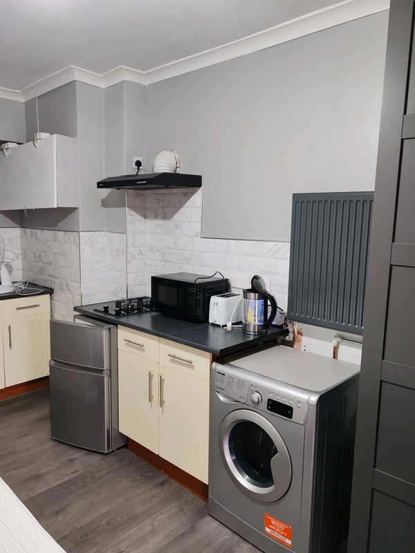 Room Beale Close in Blackburn