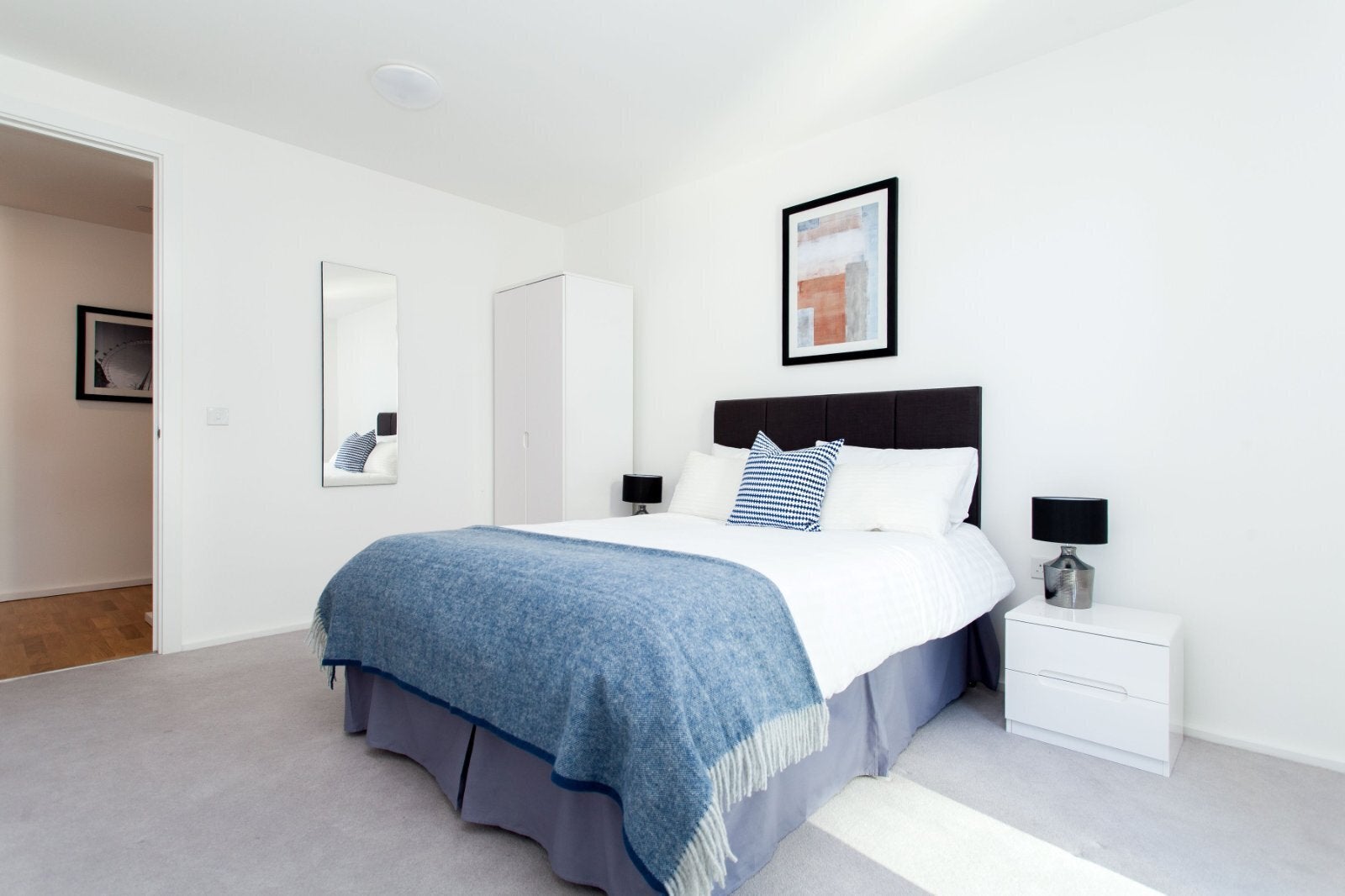 Flat Watergate Walk in Greater London