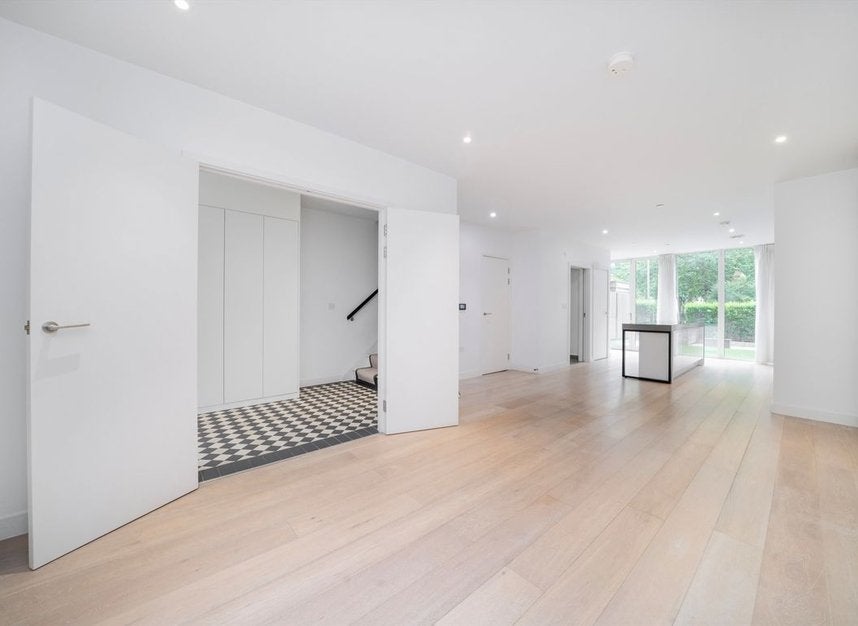 House Nautical Drive in Greater London