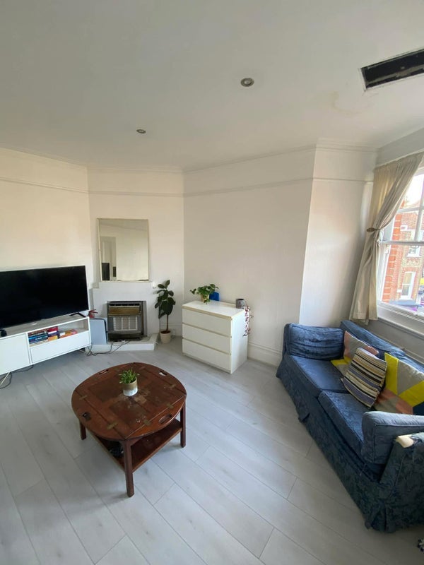 Room Huguenot Place in Greater London