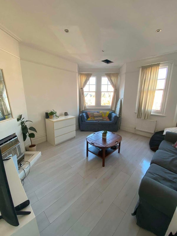 Room Huguenot Place in Greater London