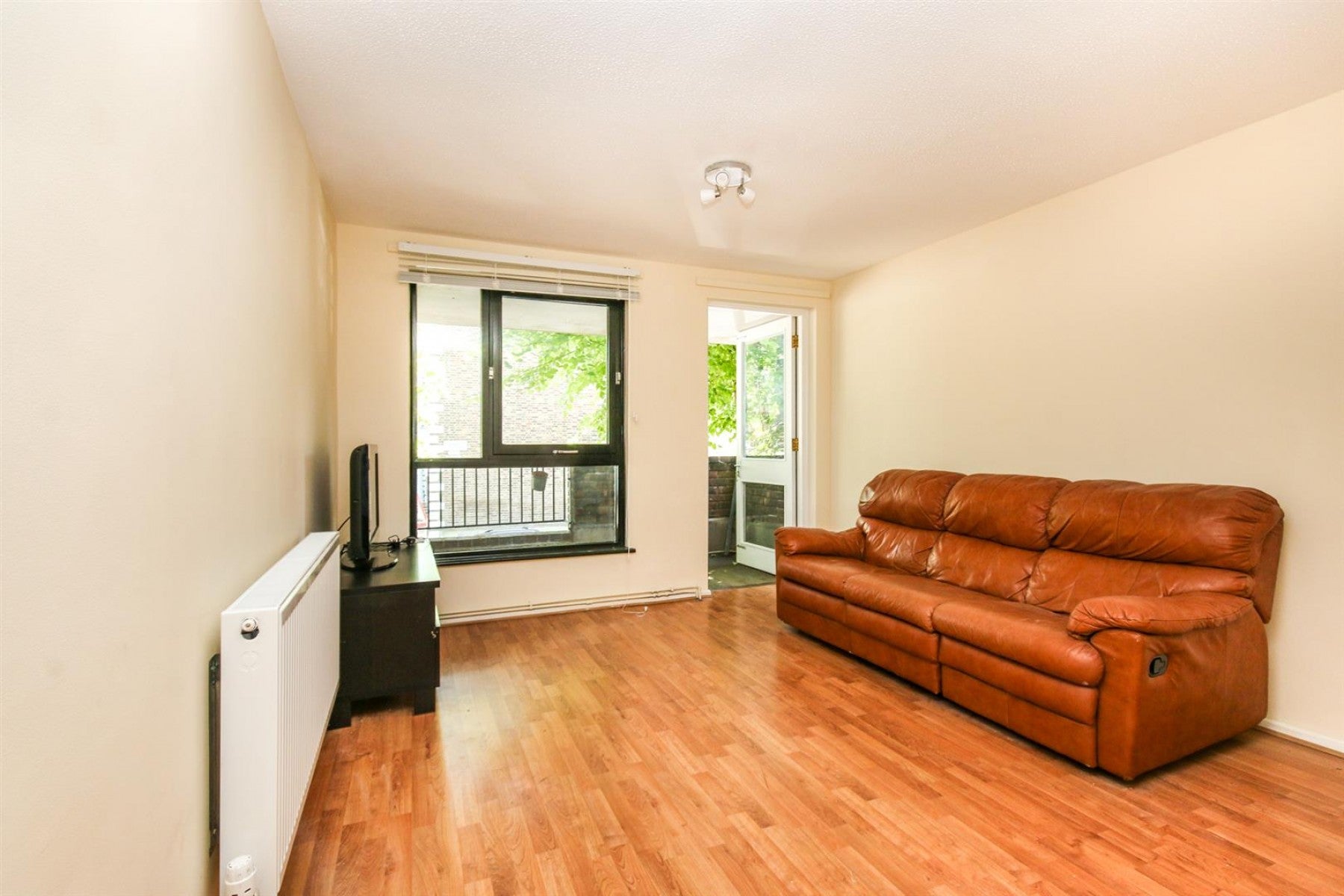 Flat Aubert Park in Greater London