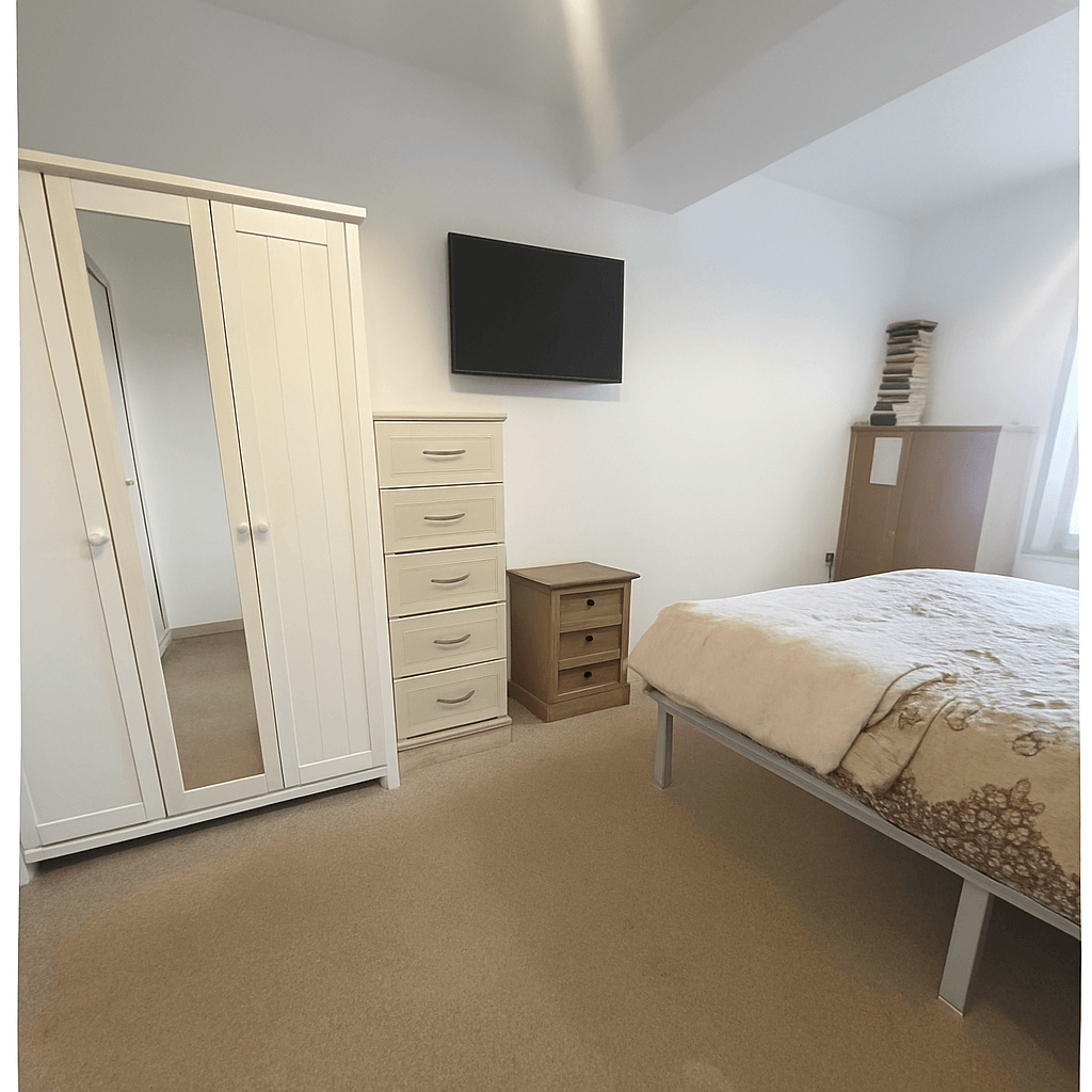 Room Russell Road in East Suffolk