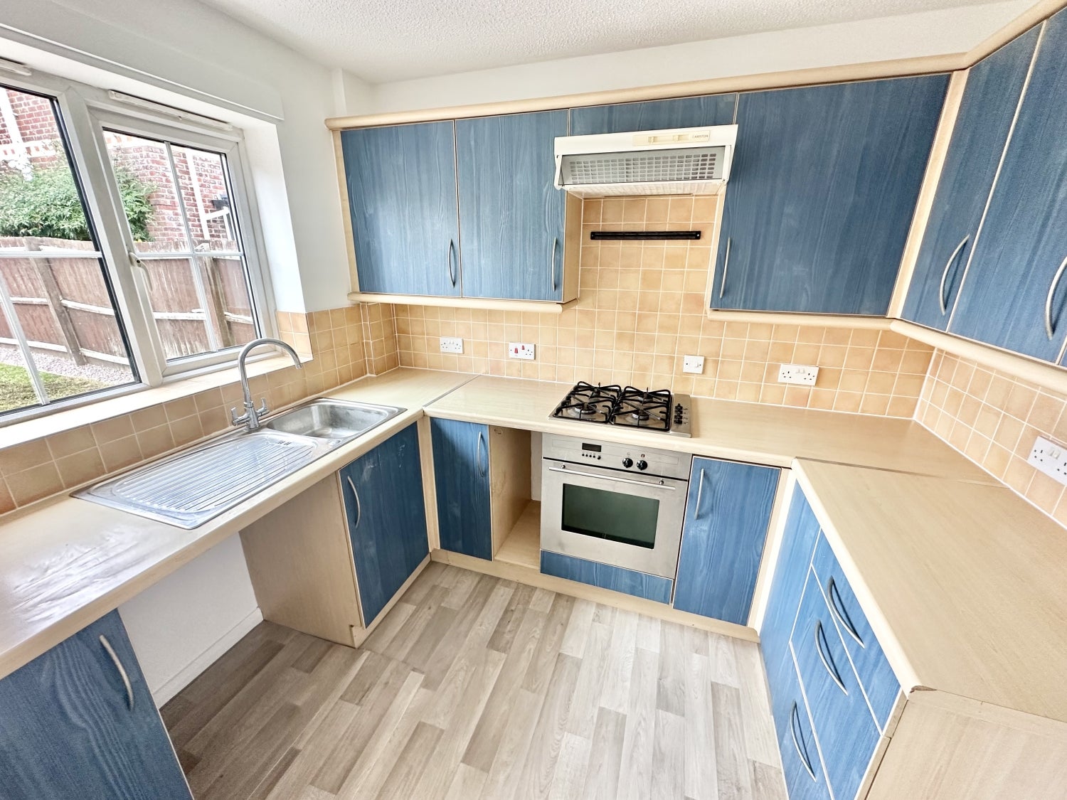 House Limetree Close in North Kesteven