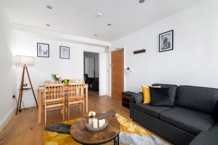 Flat Bethnal Green Road in Greater London