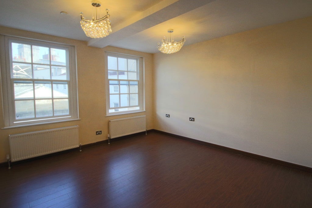 Flat Saint Nicholas Street in Bristol