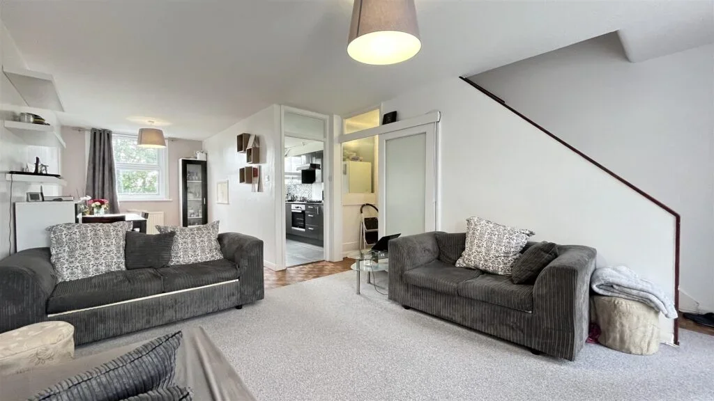 House Manor Road in Greater London