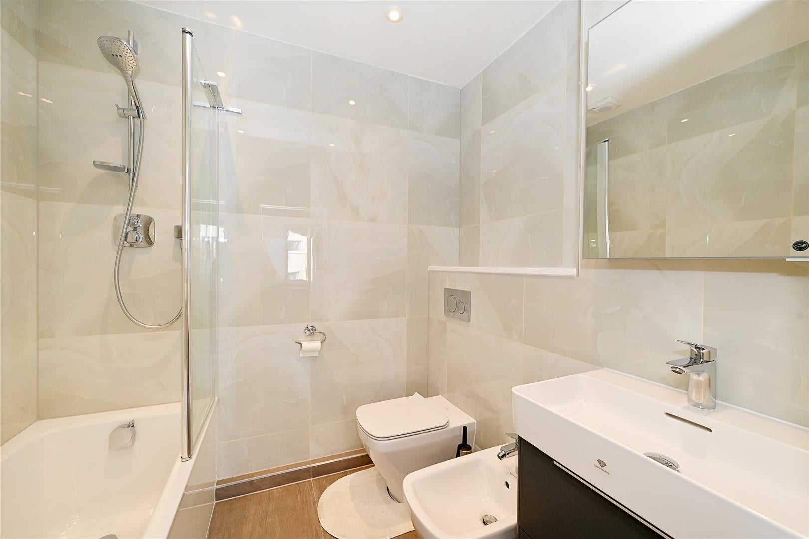 Flat Porchester Gate in London