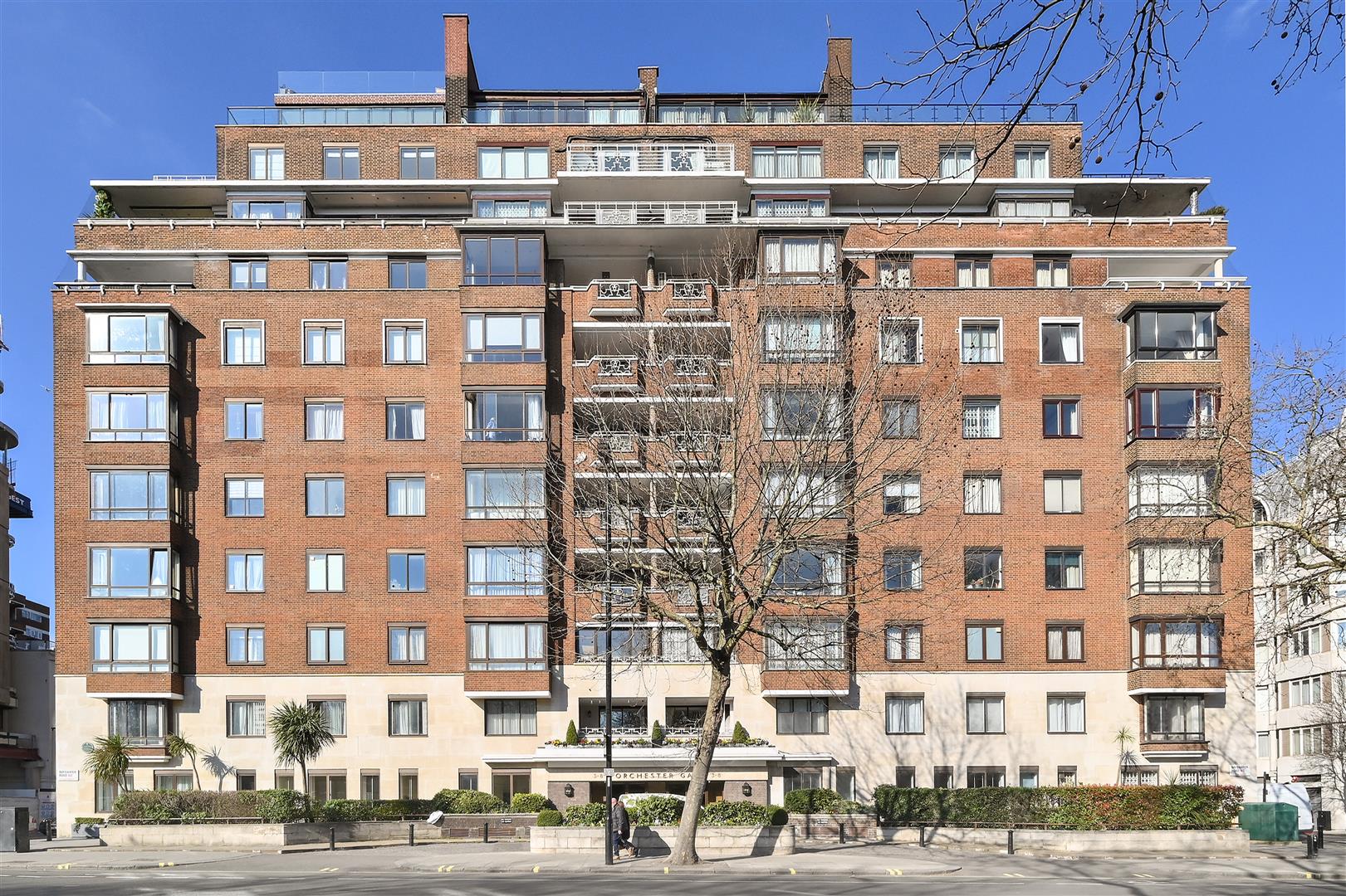 Flat Porchester Gate in London