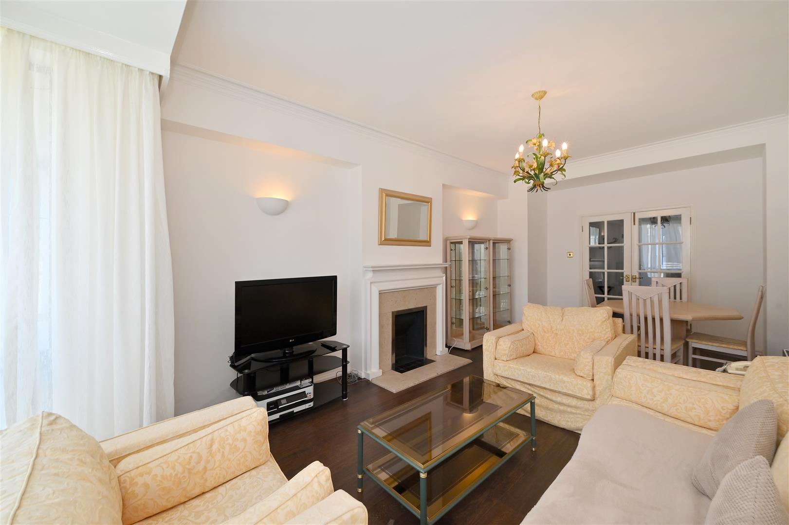 Flat Porchester Gate in London
