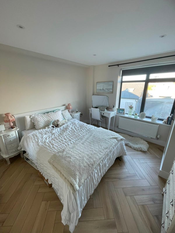 Room Munster Road in Greater London