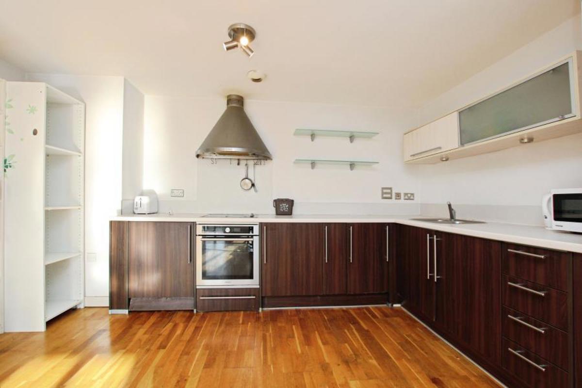 Flat St James' Barton in Bristol