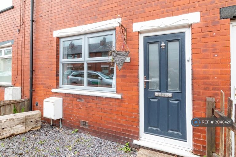 House Lodge Lane in Tameside