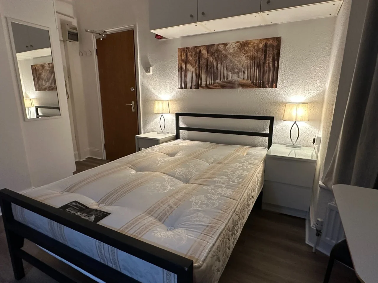 Flat Newlyn Road in Greater London