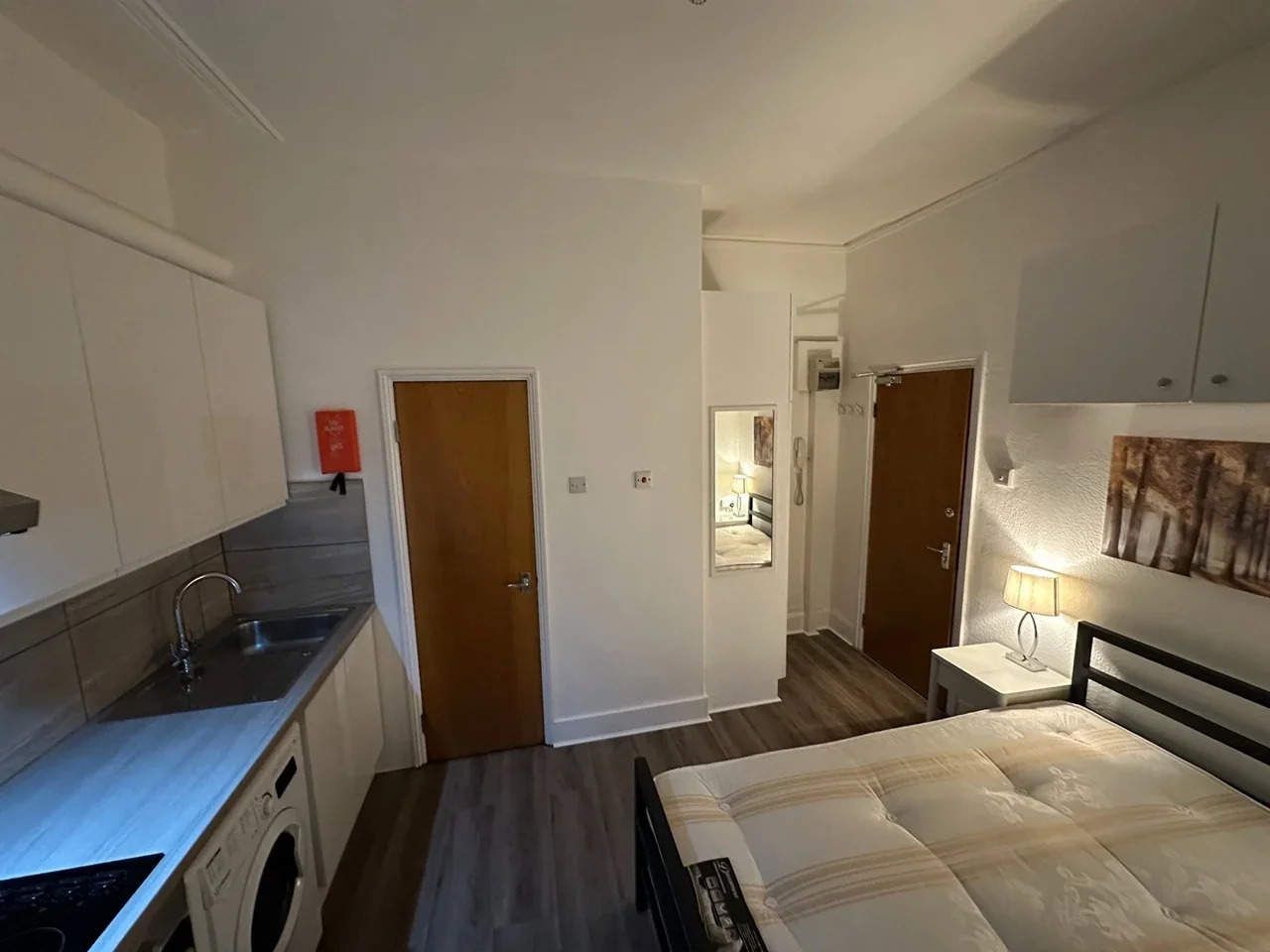 Flat Newlyn Road in Greater London
