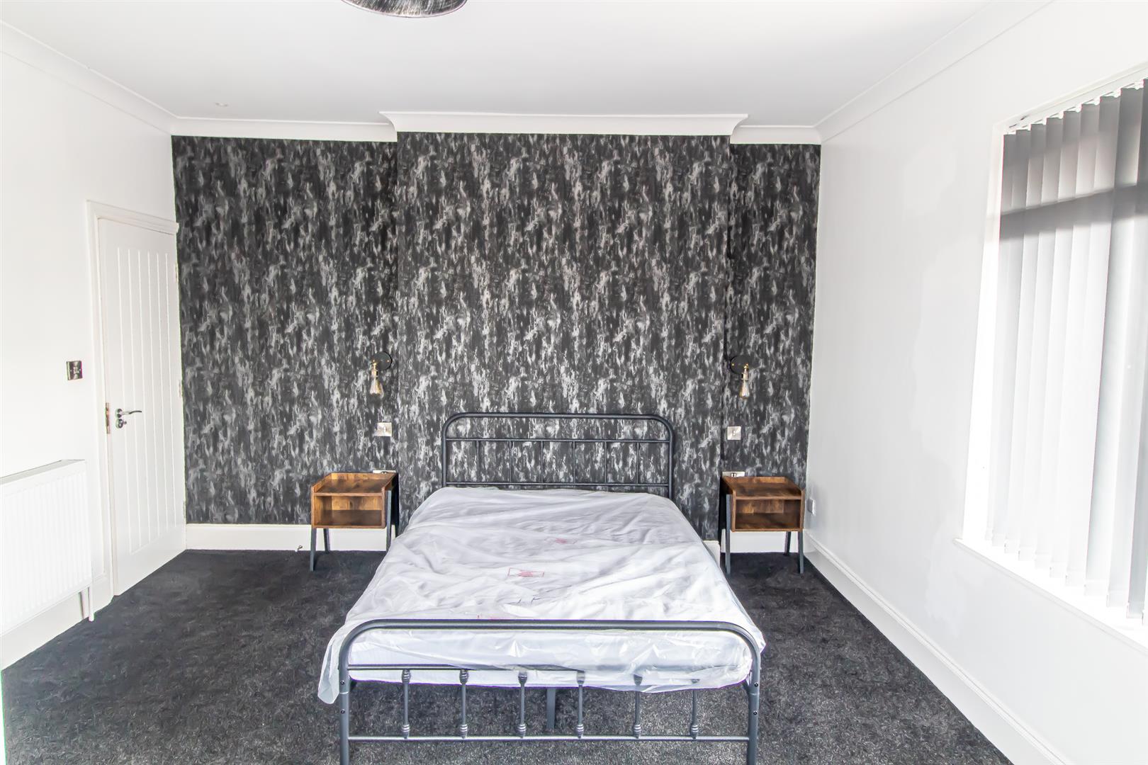 Room Priory Road in Nottingham