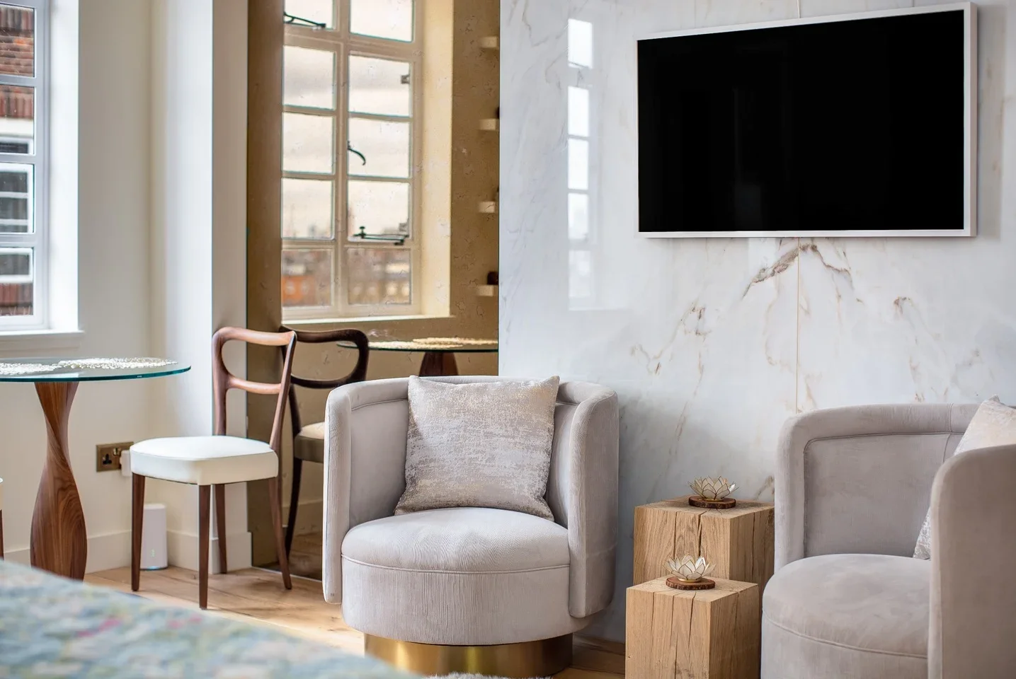 Flat Sloane Avenue in Greater London