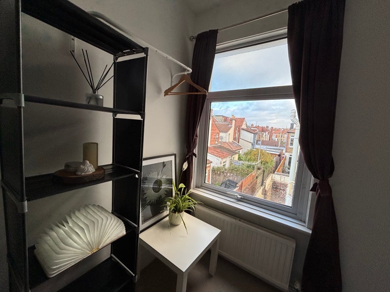 Room Avonleigh Road in Bristol