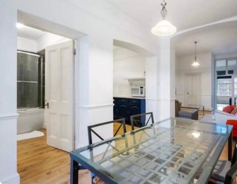 Room Upper Street in Greater London